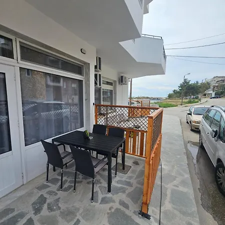 B Apartment Nea Karvali