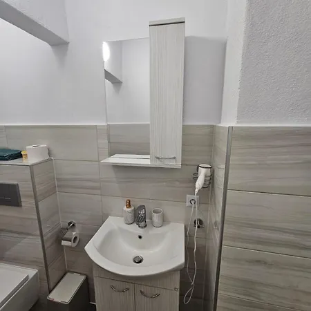 B Apartment *